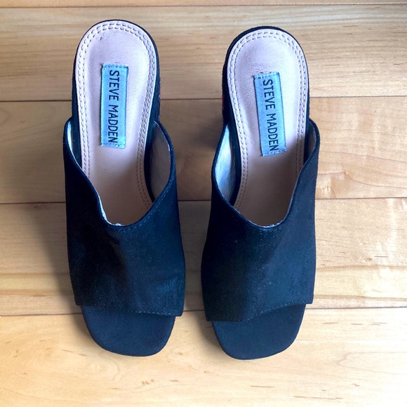 Steve Madden, size 36 black heeled mules with flowers on heel. - Picture 3 of 7